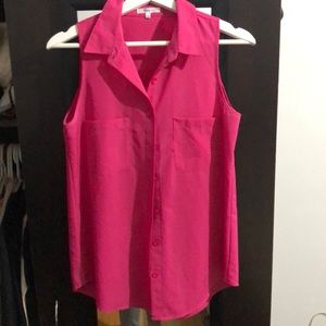 Pink sleeveless button down - M